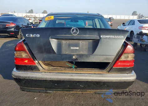 1999 Mercedes-Benz C 230 z USA, uszkodzony, nr VIN WDBHA24G4XA698909